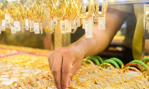 Giá vàng hôm nay 10/7/2025: Vàng tụt dốc, ‘cá mập’ có kéo được lên, SJC ra sao?
