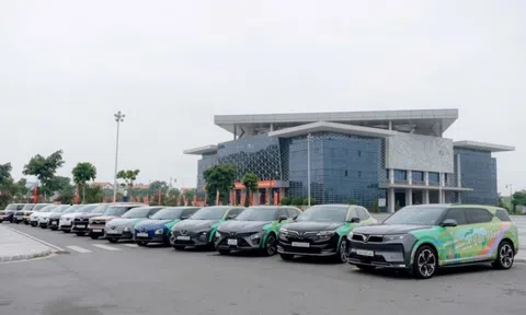 VinFast gây sốt tại Hải Phòng: Xe điện Việt 'ngon - bổ', ưu đãi cả trăm triệu đồng khiến khách chốt cọc liền tay