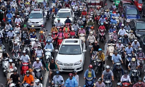 Hà Nội sắp tăng lệ phí trước bạ, phí cấp biển và phí gửi xe đối với xe xăng, dầu