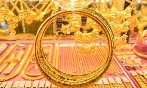 Giá vàng hôm nay 15/7/2025:Thế giới leo thang, SJC và vàng nhẫn 'nghe ngóng'
