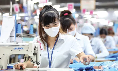 Lương tăng mà giá tăng theo thì người lao động chỉ ‘cầm tiền cho đẹp’
