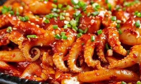 'Kho báu ngầm' của Việt Nam hút khách quốc tế: Nửa năm thu về 335 triệu USD - Hàn Quốc, Thái Lan chốt đơn liên tục