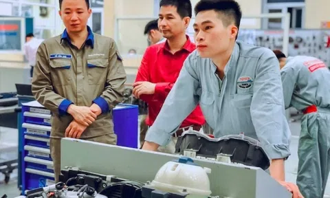 Cấm xe xăng từ 2026, sinh viên e ngại một ngành học vì sợ thất nghiệp