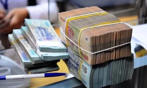 Vì sao rất nhiều tiền 'bơm' ra thị trường mà lãi suất cho vay không giảm?