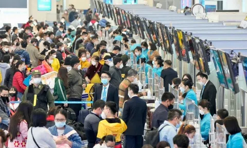 Giá vé máy bay tăng từ 18 triệu thành 30 triệu đồng, bị yêu cầu chuyển khoản thêm nhưng quyết không chuyển mà báo công an