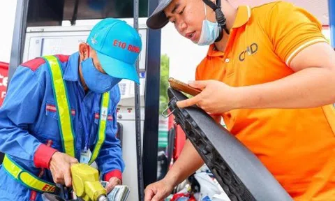 Gần 10.000 lít xăng E10 được tiêu thụ sau ngày đầu tiên bán ở Hà Nội, Hải Phòng