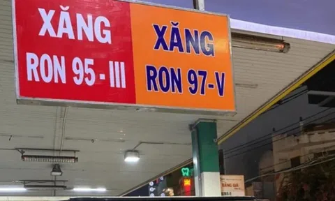 Xe sang, phân khối lớn tại TPHCM vẫn có thể đổ xăng 'xịn', giá chỉ 21.540 đồng/lít