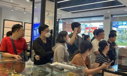 Gần 2 tấn bạc kỷ niệm 80 năm Quốc Khánh cháy hàng trong chưa đầy 8 tiếng