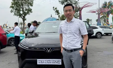 Vừa nhận xe VinFast Limo Green, vị khách sộp từng mua 10.000 chiếc lần đầu tuyên bố về ‘chất xe’ cùng khả năng vận hành
