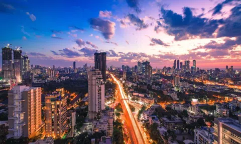 Phà cánh ngầm chạy điện nhanh nhất thế giới đến với thành phố 23 triệu dân