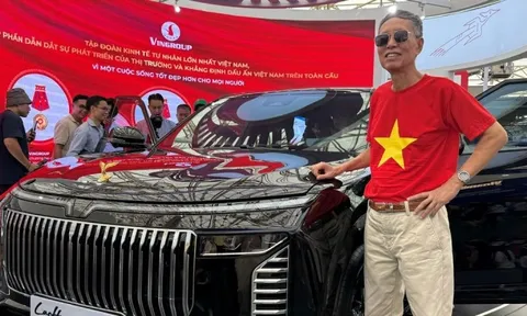 Ngắm Lạc Hồng 900 LX, khách tham quan chia sẻ: Đây là dấu ấn mới cho công nghiệp Việt trên bản đồ thế giới
