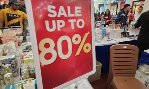 TPHCM lần đầu mở shopping mall dưới lòng đất, người mua nô nức săn sale