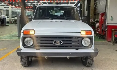 Soi chi tiết huyền thoại xe Nga Lada Niva Legend vừa xuất hiện tại Hà Nội