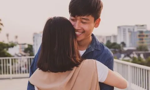 Tưởng chồng tâm lý cho đi du lịch, vợ đau đớn khi trở về nhà