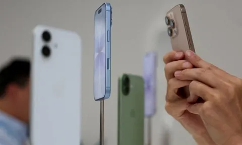 iPhone 17 'gây bão' tại thị trường smartphone lớn nhất thế giới, còn một ẩn số vẫn đang chờ 'lên sóng'