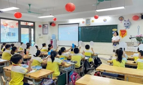 Không làm đủ 8 tiếng/ngày, tại sao lương giáo viên vẫn cao nhất khối sự nghiệp?