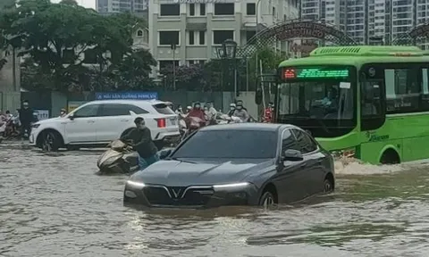 Xe số sàn và số tự động: Đâu là loại ô tô dễ hỏng hơn khi lội nước?