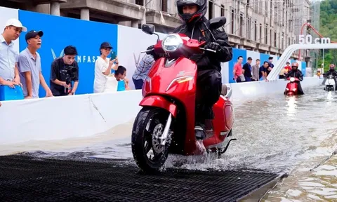 Báo Anh: VinFast của tỷ phú Phạm Nhật Vượng khiến 'ngai vàng' của xe máy Honda tại Việt Nam bị lung lay