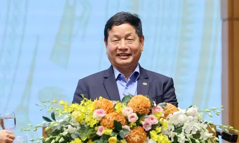 Gặp Thủ tướng, Chủ tịch FPT gửi "6 lời xin", cam kết "chinh phục bầu trời, vươn ra biển lớn và đi sâu vào lòng đất"
