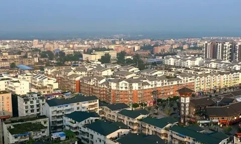 Hơn 100 công chức thôn tại Trung Quốc vừa nhận lương nhà nước, vừa hưởng trợ cấp thất nghiệp suốt nhiều năm