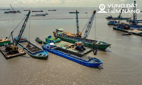Ngắm cảnh hàng trăm sà lan hoạt động suốt ngày đêm ở đại dự án lấn biển lớn nhất Việt Nam của Vinhomes