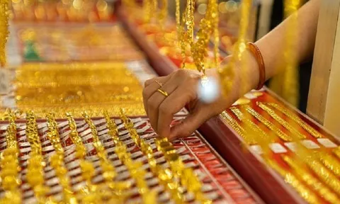 Chiều 15/10: Giá vàng thế giới tiếp tục tăng mạnh, vượt 4.200 USD/ounce