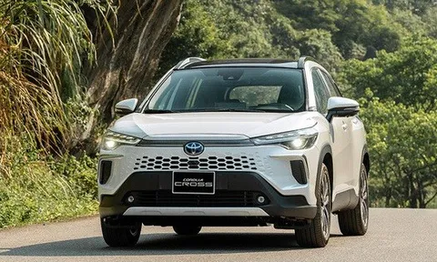 Cuộc đua xe hybrid tăng nhiệt, loạt tân binh xuất hiện trong tháng 10