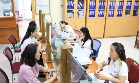 Hơn 8.000 cán bộ thuế nghỉ việc