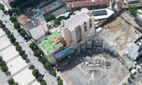 Cận cảnh khu đất 'vàng' bỏ hoang gần 10 năm giữa trung tâm TP.HCM