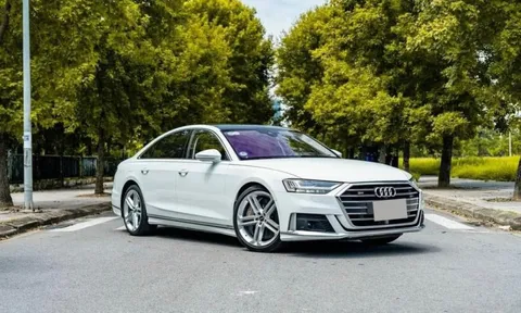 Giá lăn bánh khoảng 15 tỷ, sử dụng 4 năm đem bán, chủ xe Audi S8 nhận về cái kết khiến dân chơi xe ngỡ ngàng