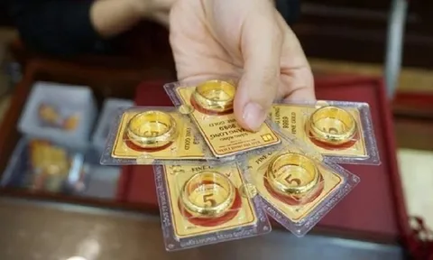 Giá vàng nhẫn đột ngột giảm mạnh