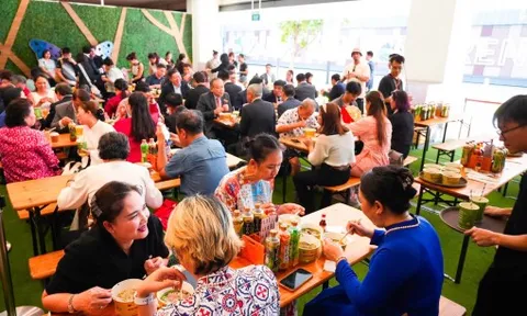 Lễ hội phở Việt Nam gây chú ý tại Singapore