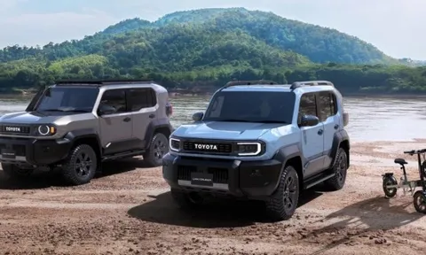 Hậu duệ của Land Cruiser: Thân hình nhỏ nhắn nhưng gầm cao, cản tháo rời, dáng cơ bắp, sinh ra để vượt địa hình