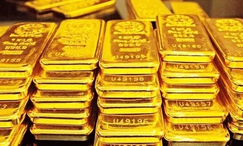 Tối ngày 20/10, giá vàng thế giới tăng vọt và áp sát đỉnh lịch sử
