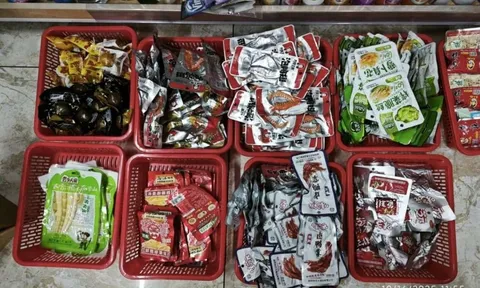 Hơn 2.000 sản phẩm nhập lậu bị phát hiện trong chuỗi cửa hàng tiện lợi nổi tiếng ở Đà Nẵng