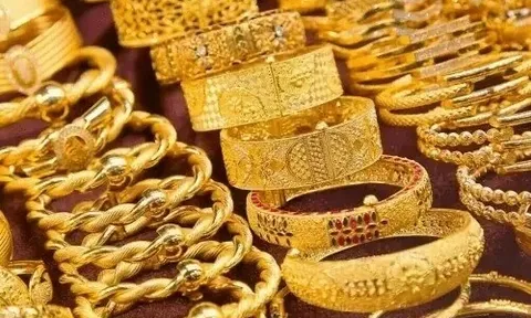 Cú rơi mạnh nhất 5 năm kích hoạt làn sóng mua vàng ồ ạt