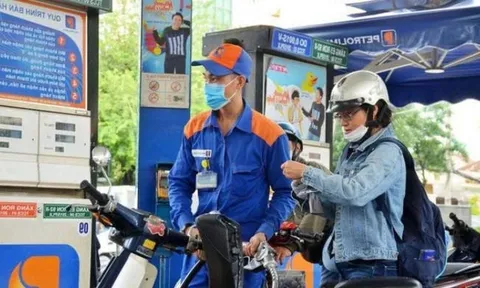 Giá xăng dầu giảm đồng loạt từ 15h chiều nay
