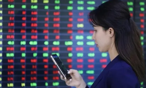 Nhà đầu tư ra sao sau phiên giao dịch chứng khoán đáng quên?