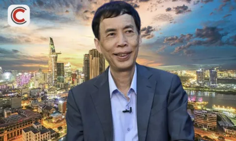 TS. Võ Trí Thành: 'Giá bạc còn tăng mạnh hơn giá vàng, bạc mà không bạc lại rất hữu tình'