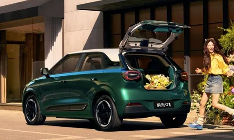 ‘Vua xe tải’ tại Việt Nam vừa mở bán mẫu hatchback giá chỉ 221 triệu: Đẹp ngang Suzuki Swift, đi một mạch từ Hà Nội đến Nghệ An mới phải sạc điện