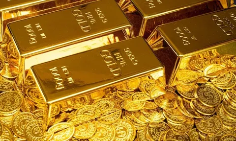 Mặc kệ giá vàng thế giới 'lên đồng', những người này vẫn thắt lưng buộc bụng, để 34.600 tấn vàng 'ngủ yên' trong tủ