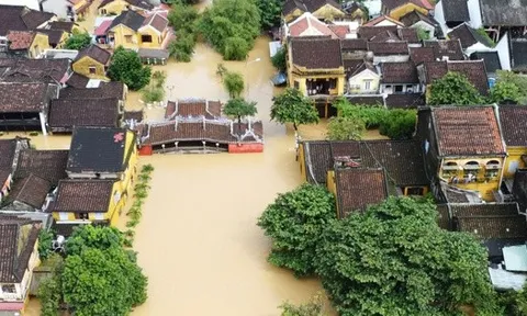 Toàn cảnh Hội An trong đỉnh lũ lịch sử, vượt mức năm 1964