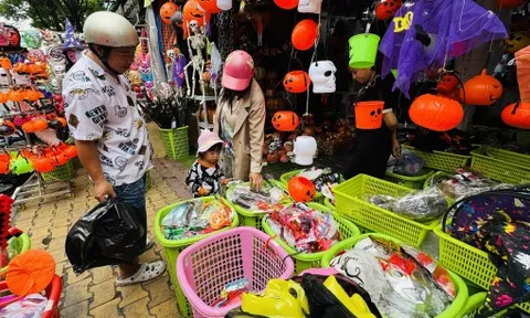 Người mua hờ hững, đồ hoá trang Halloween ế ẩm