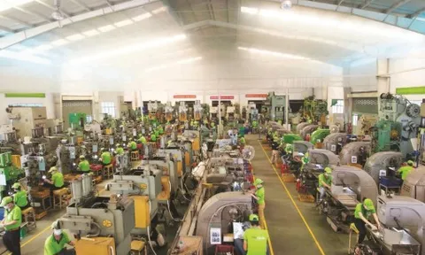 Standard Chartered nâng dự báo tăng trưởng GDP Việt Nam năm 2025 lên 7,5%