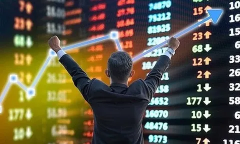 Một công ty dệt may báo lãi quý 3 cao nhất lịch sử hoạt động, cổ phiếu "bốc đầu" kịch trần