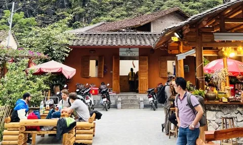 Tour du lịch miền Bắc giảm khách do mưa bão