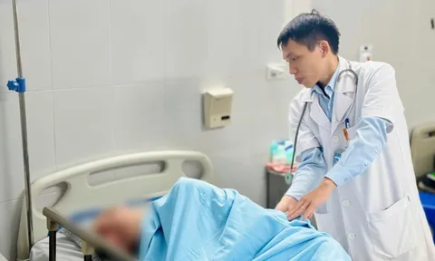 Cứu sống bệnh nhân nhiễm trùng đa kháng, lộ cả xương sống sau mổ cột sống