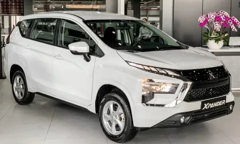 Mitsubishi Xpander 'xả kho' cuối năm, giảm sâu dưới 500 triệu, cạnh tranh VinFast Limo Green