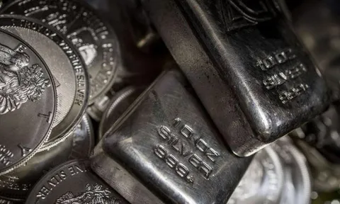 Mỹ đưa bạc vào danh sách khoáng sản quan trọng, mở đường cho áp thuế: “Cơn địa chấn” mới trên thị trường kim loại quý?