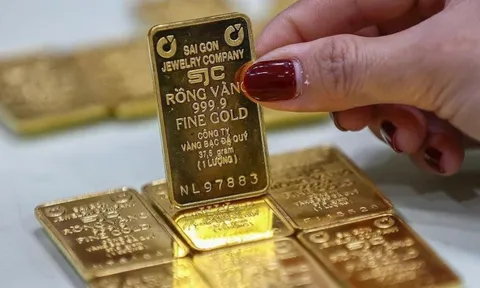 Ngân hàng ‘chơi lớn’, tặng 1 chỉ vàng mỗi ngày cho khách hàng gửi tiết kiệm